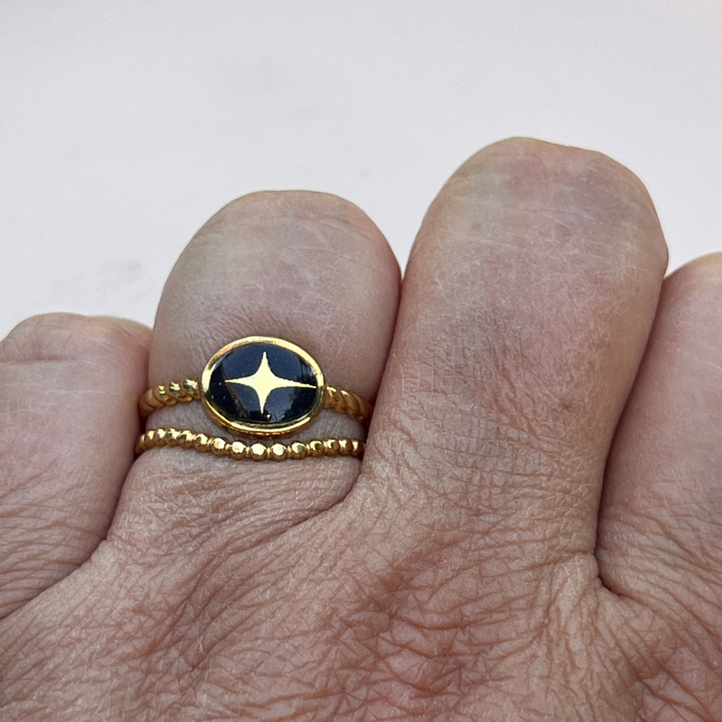 Bague "Etoile noire" en acier inoxydable