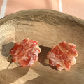Boucles d'oreilles puces Aiel en argile polymère et resine uv - Les Mercuriennes