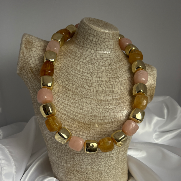 Collier "Cube" en perles