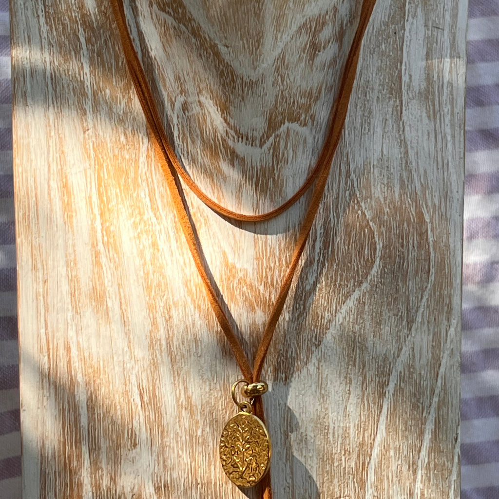 Collier "Pashmina" en cordon daim