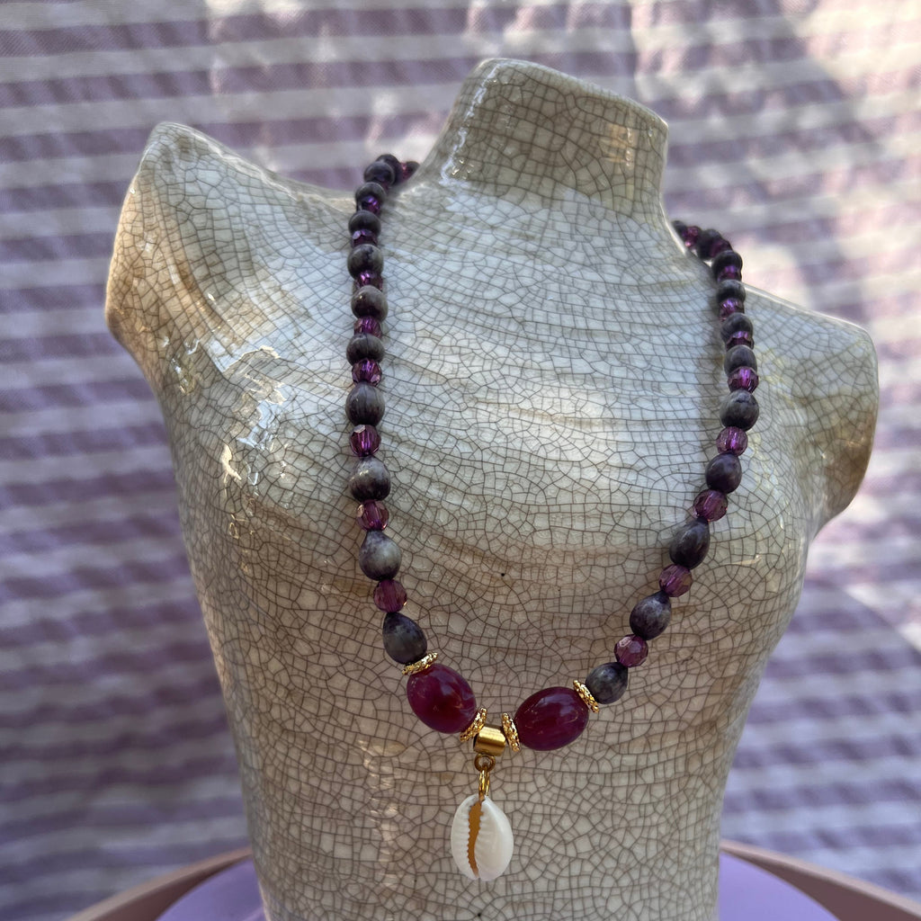 Collier "Violetshell" en perles