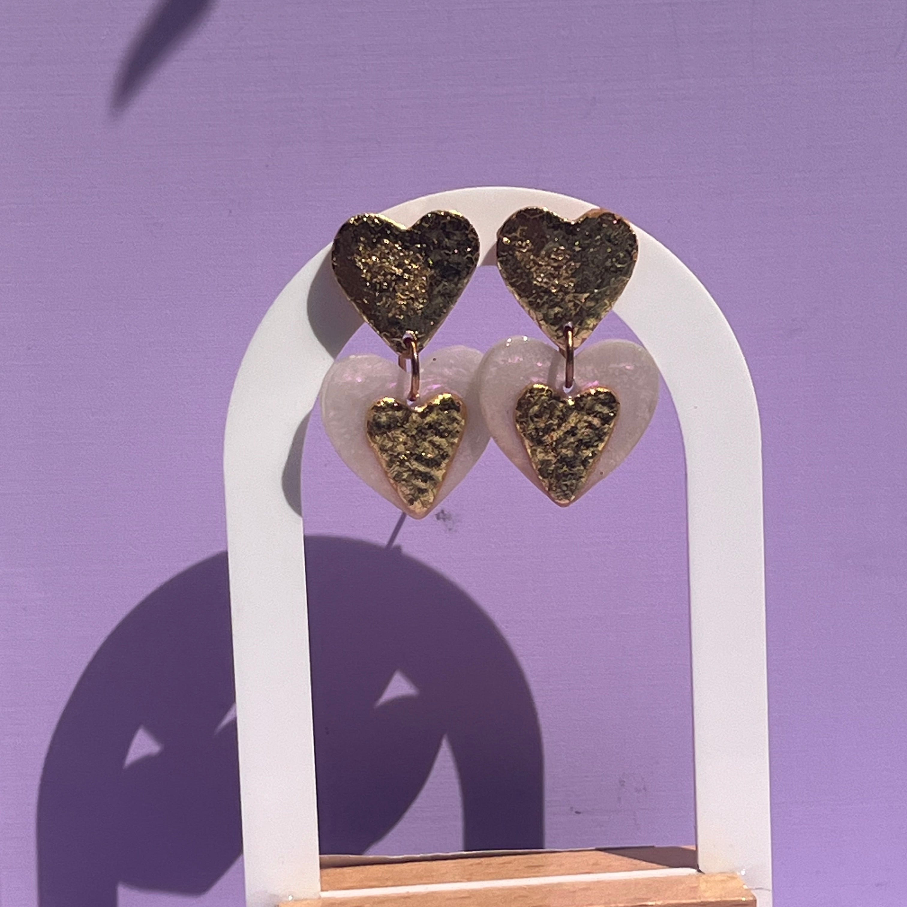 Boucles d'oreilles "Cœur nacré" en argile polymère